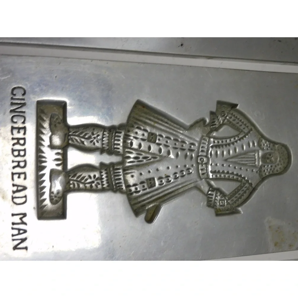 Colonial Williamsburg Virginia Metalcrafters Gingerbread Man Soldier Molds 3pc
